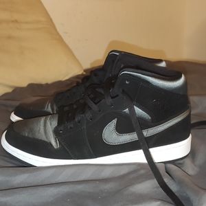 Airjordan 1 mid se